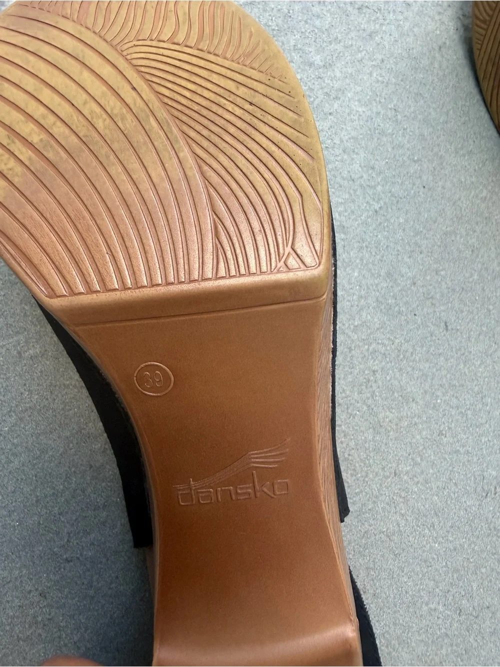 Dansko Danae Black Milled Nubuck Leather Cutout Heels | Size 8.5 / EU 39